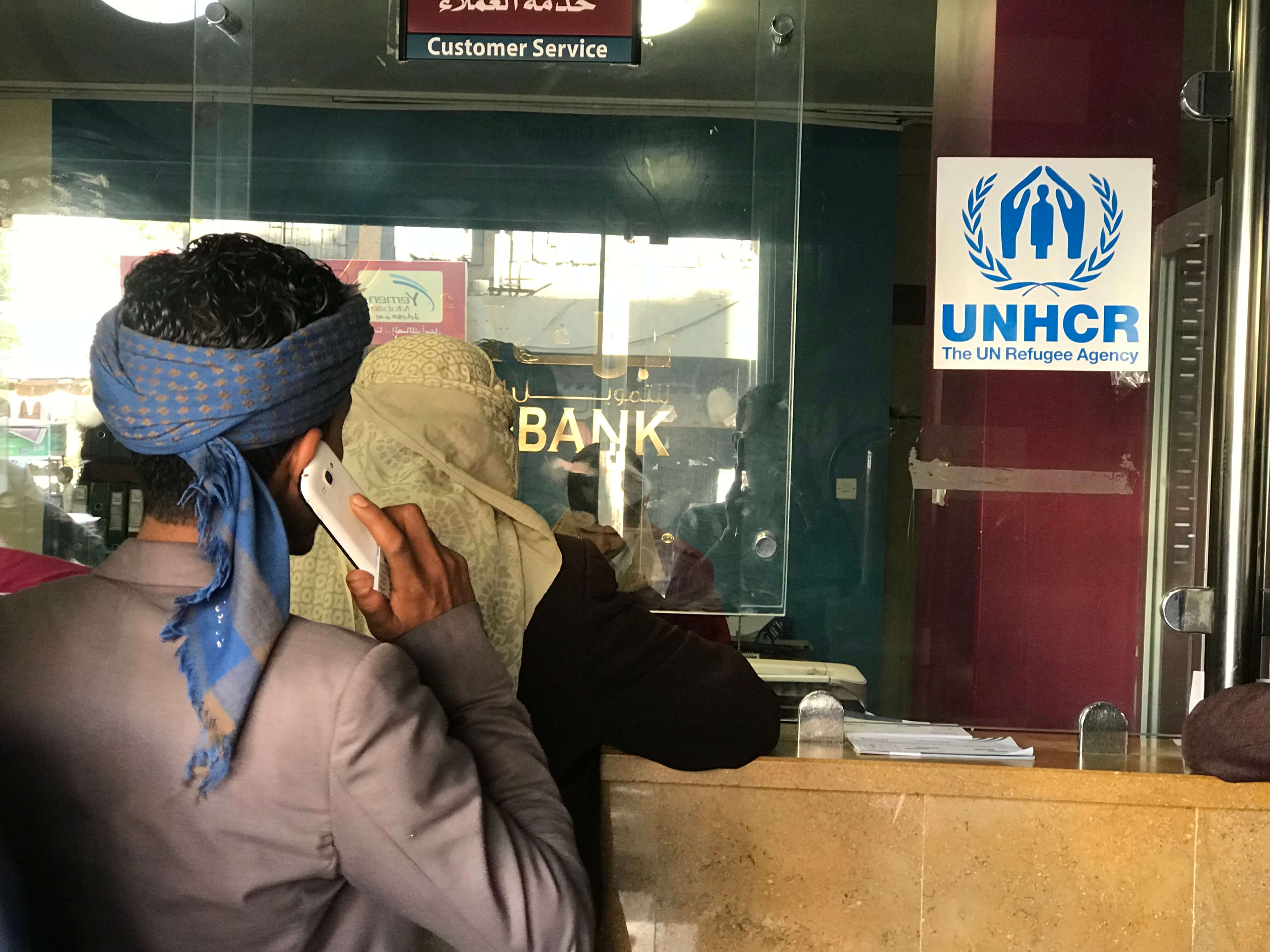 Yemen_yemenis-receive-cash-assistance