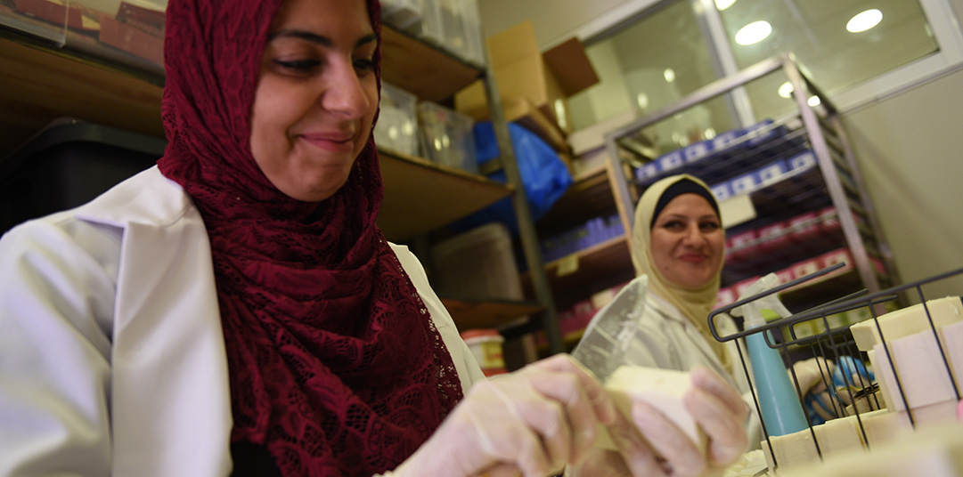 Tile Our Stories Refugees Soapmaking (1)