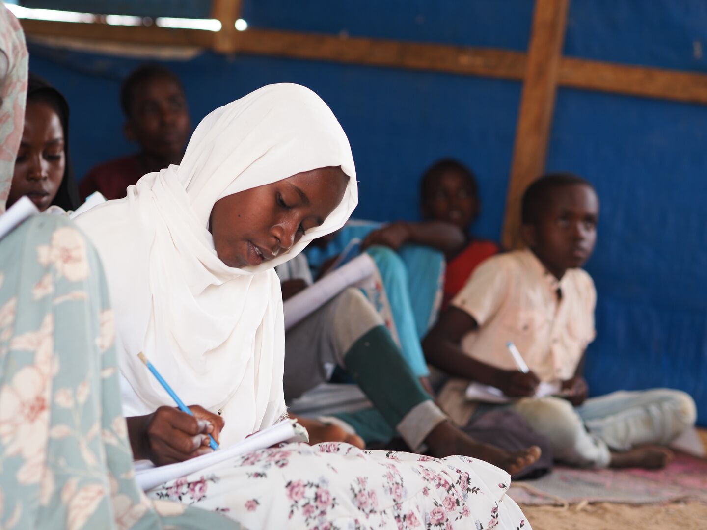 Chad_Sudanese-refugee-girl-Isra-dreams-of-becoming-a-doctor