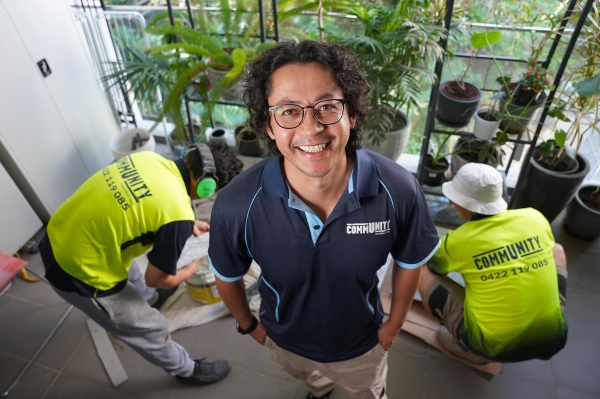 Australia. Hedayat Osyan on building site
