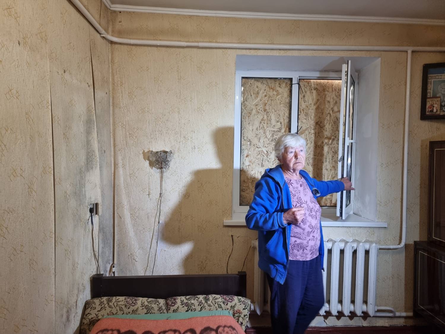 ukraine_vulnerable-people-receive-shelter-support-winter