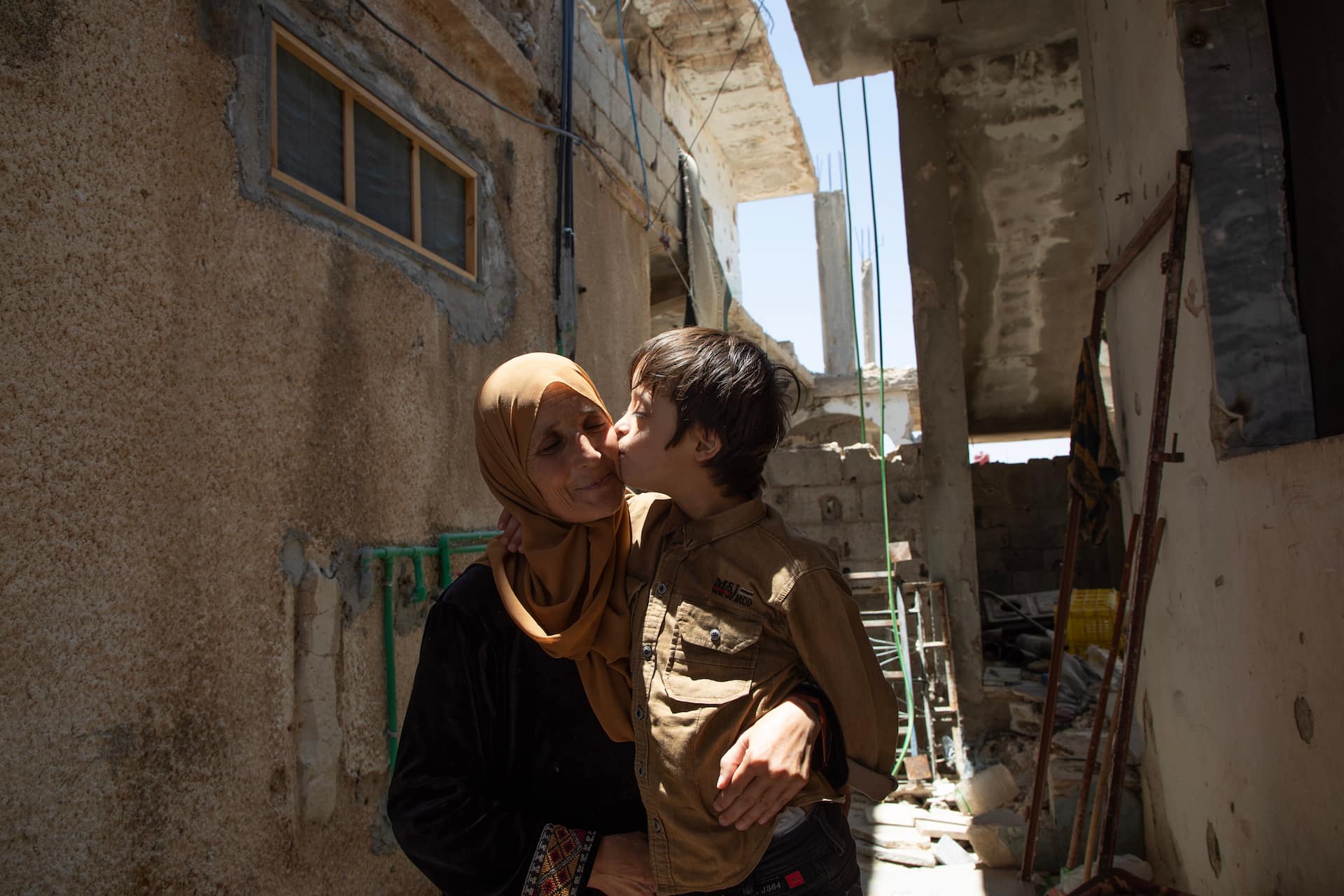 Syria_Awatef-and-her-son