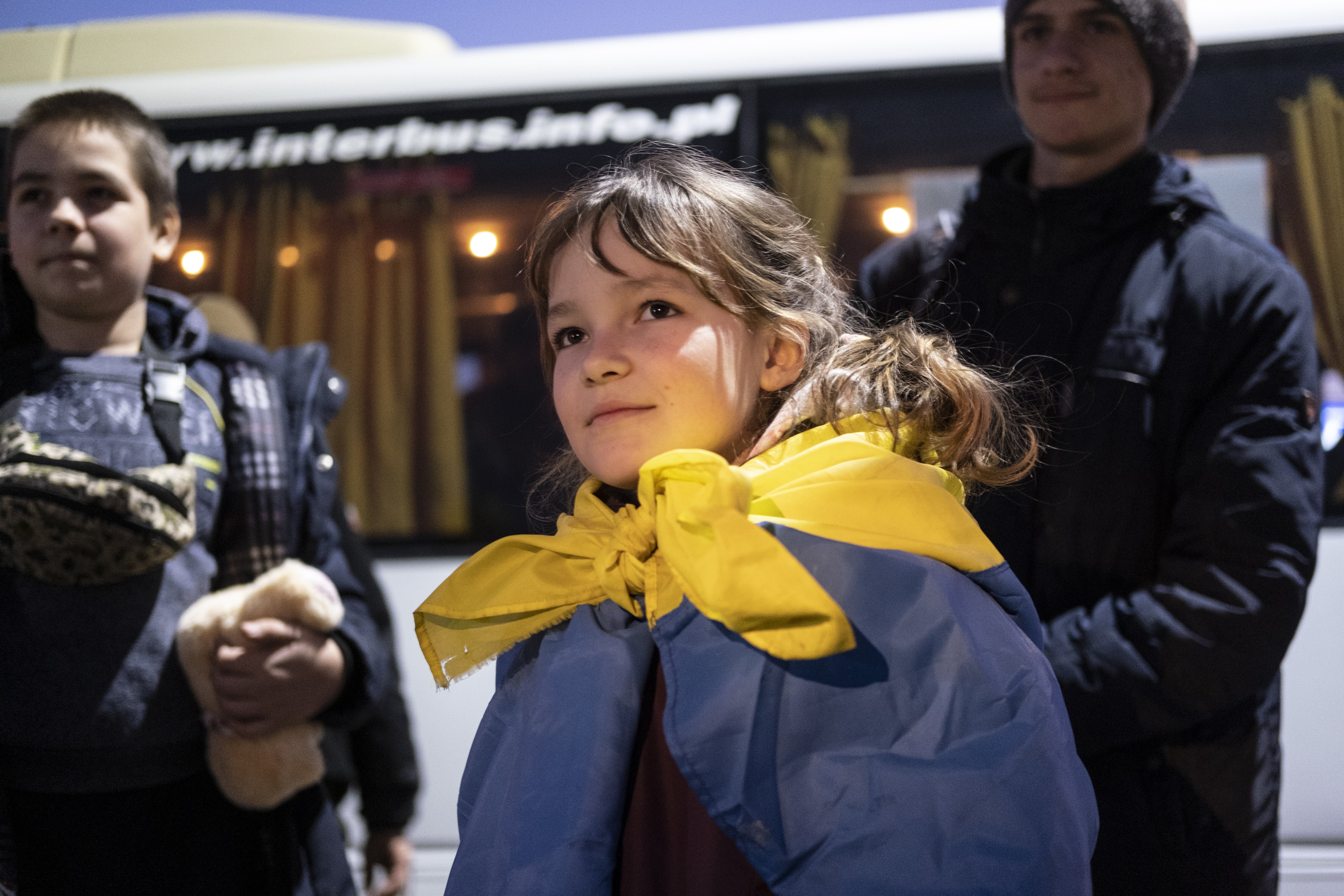 Poland_Refugees-from-Ukraine-after-crossing-Medyka-border-into-Poland