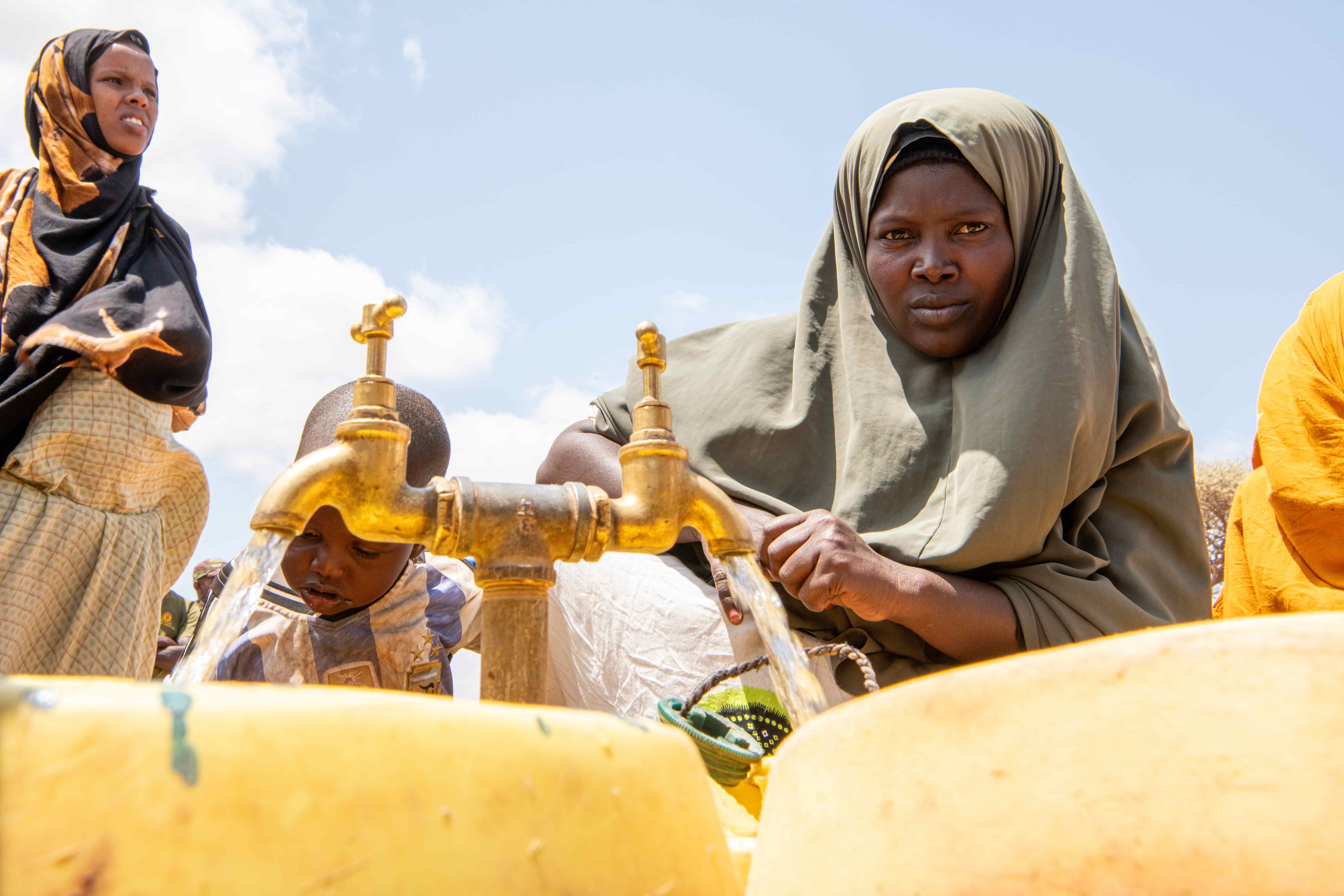 Kenya_ Hajira-Abdullaji-fetches-clean-water